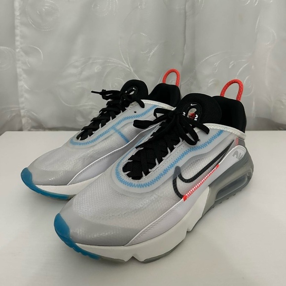 Nike Air Max 2090 Pure Platinum - Picture 3 of 3